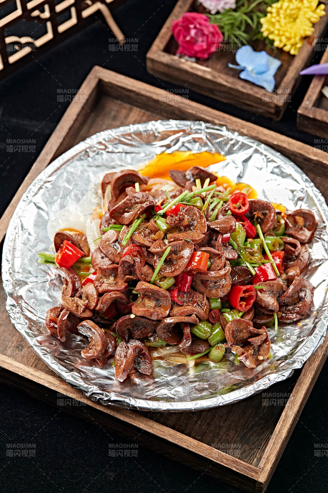 锡纸铁板香辣腰片图片