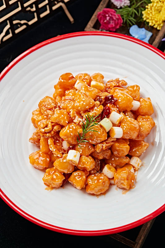 宫保糖醋桃仁鳕鱼粒图片