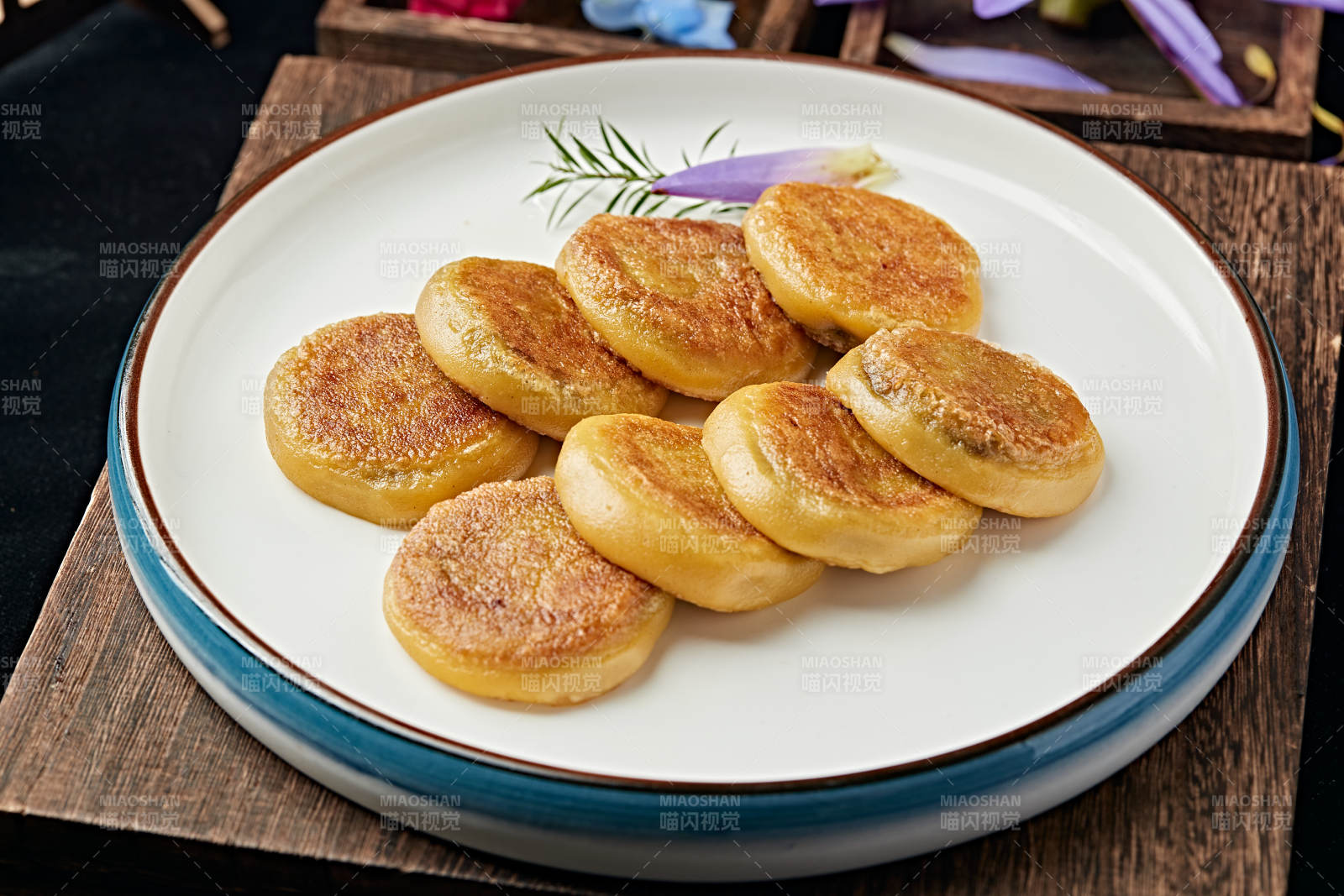 油炸红糖豆馅黄面糕图片