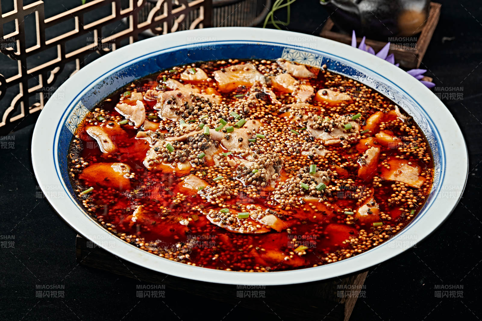 藤椒香辣水煮草鱼片图片