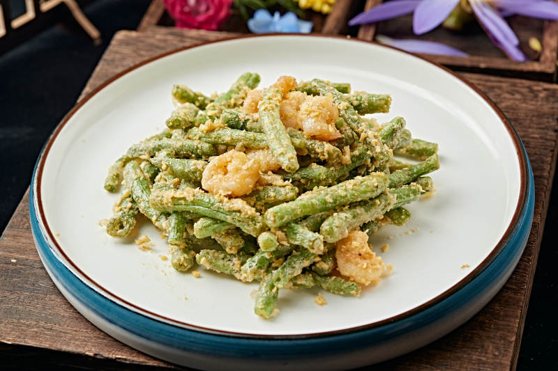 咸蛋黄焗大虾仁豇豆角图片