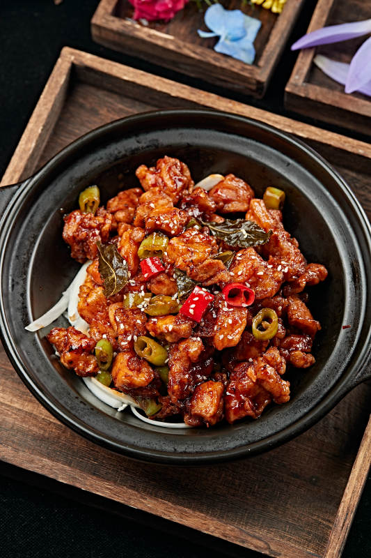 砂锅台湾三杯鸡图片