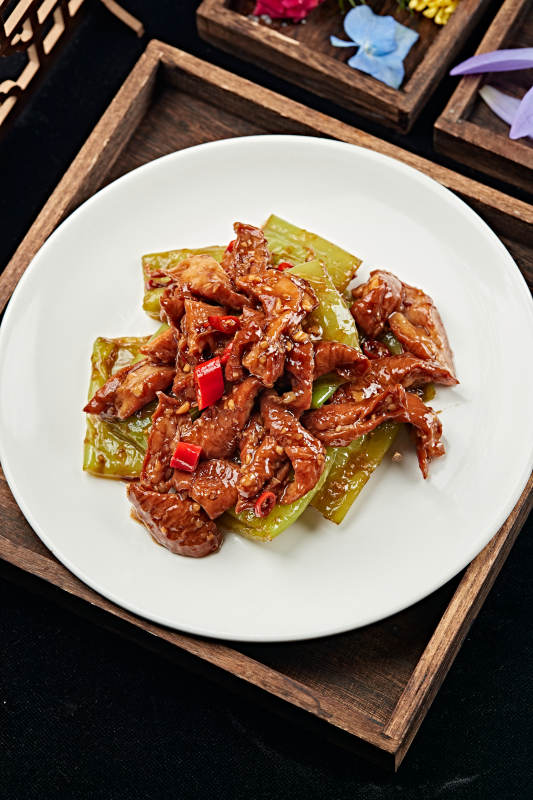 红烧浓汁尖椒肥肠图片