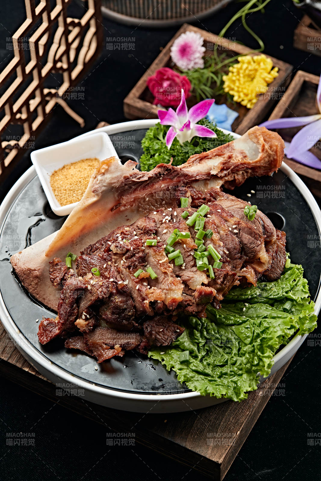 碳烤牛拆骨肉切片图片