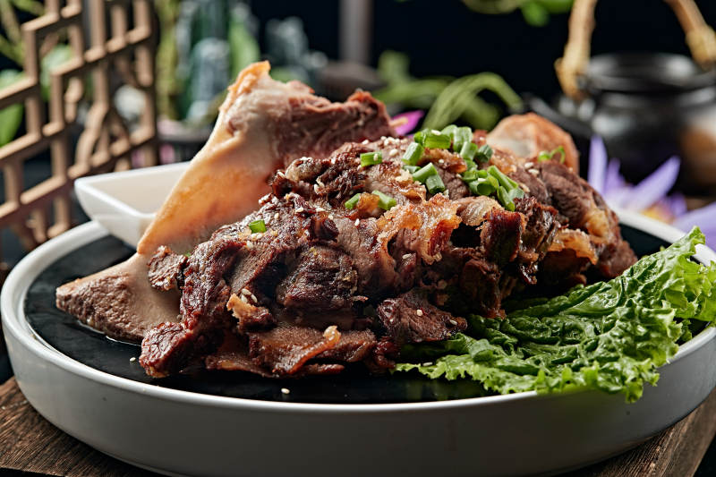 碳烤牛拆骨肉切片图片