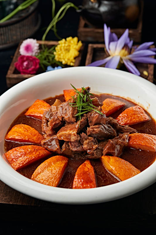 浓汤红烧金瓜牛腩图片
