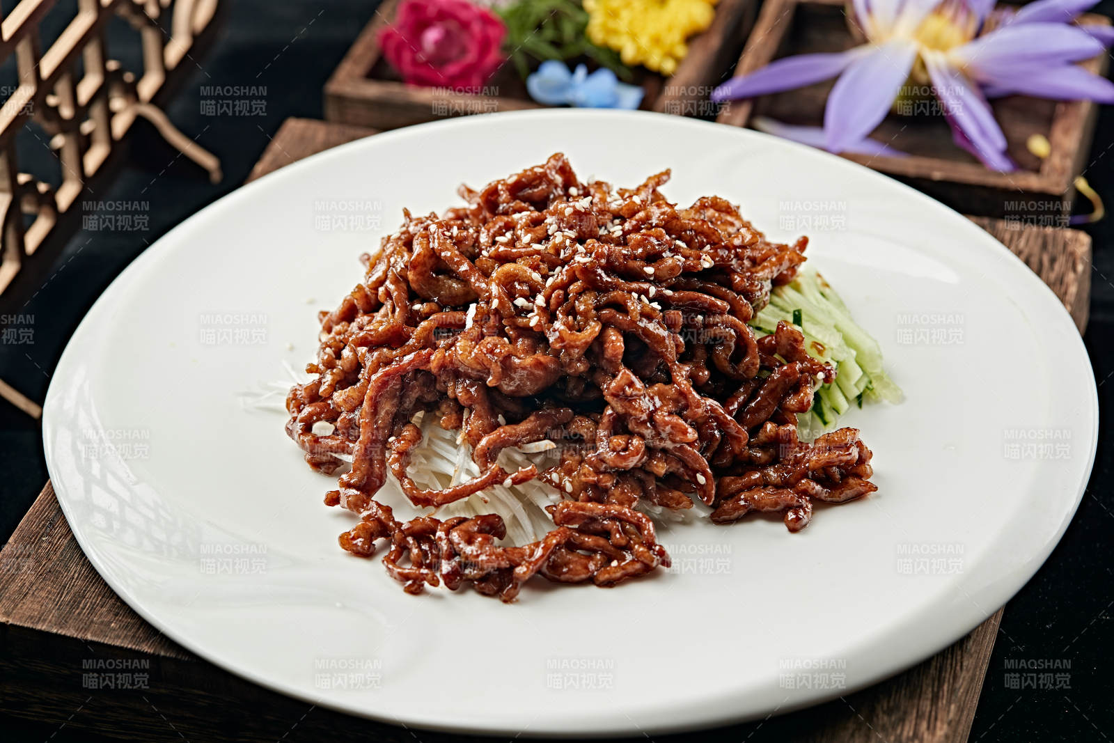 京酱肉丝配卷饼图片