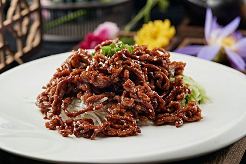 京酱肉丝配卷饼图片