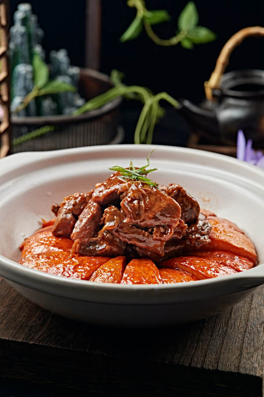 浓汤红烧金瓜牛腩图片