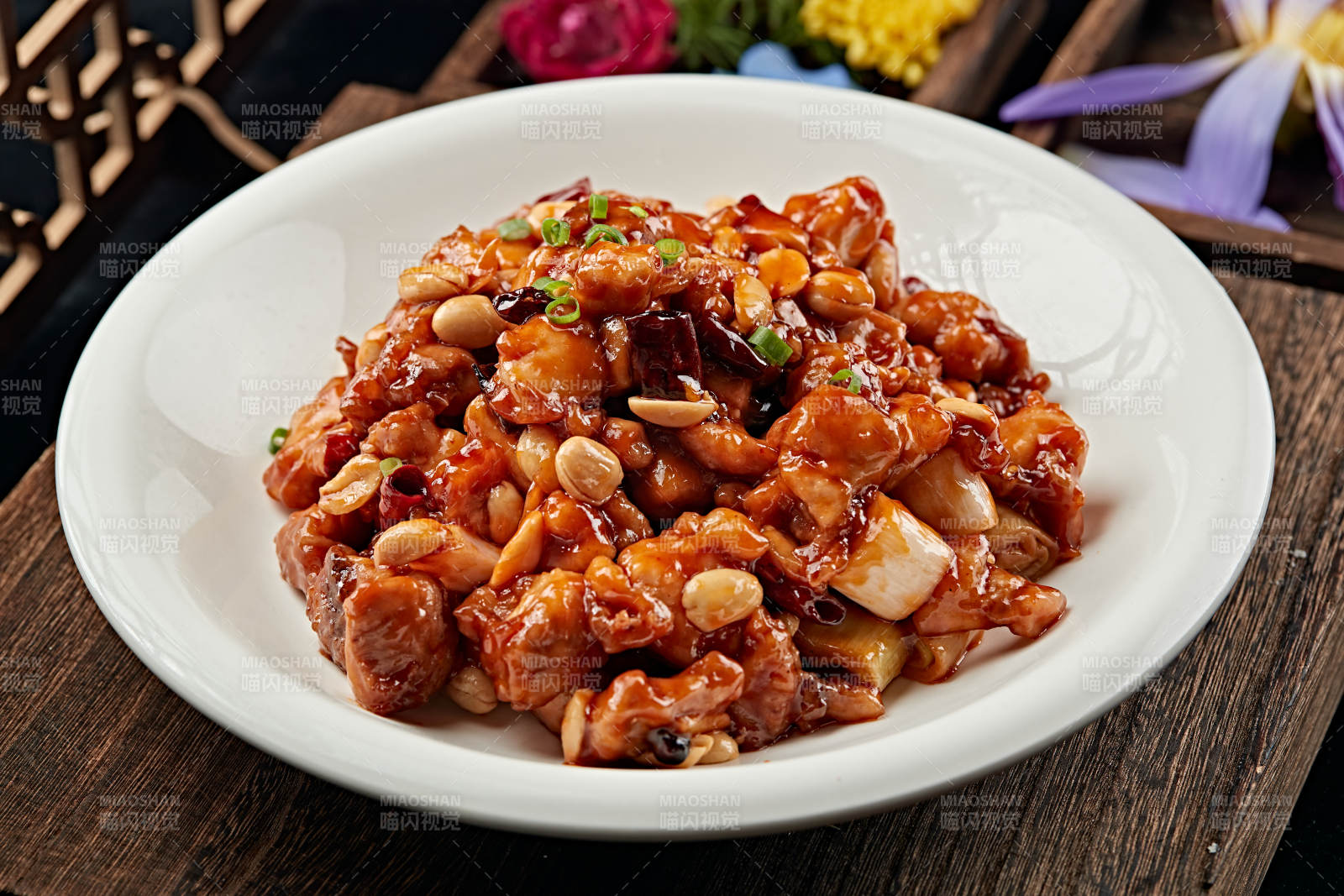 传统川菜宫保鸡丁图片