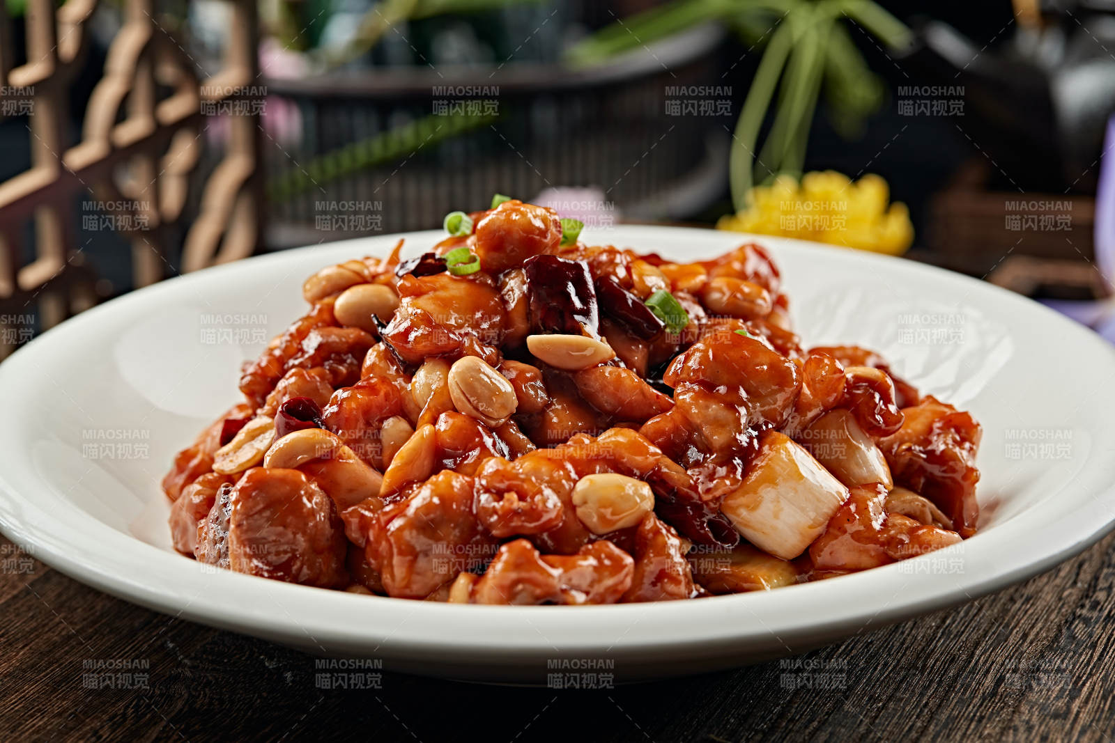 传统川菜宫保鸡丁图片