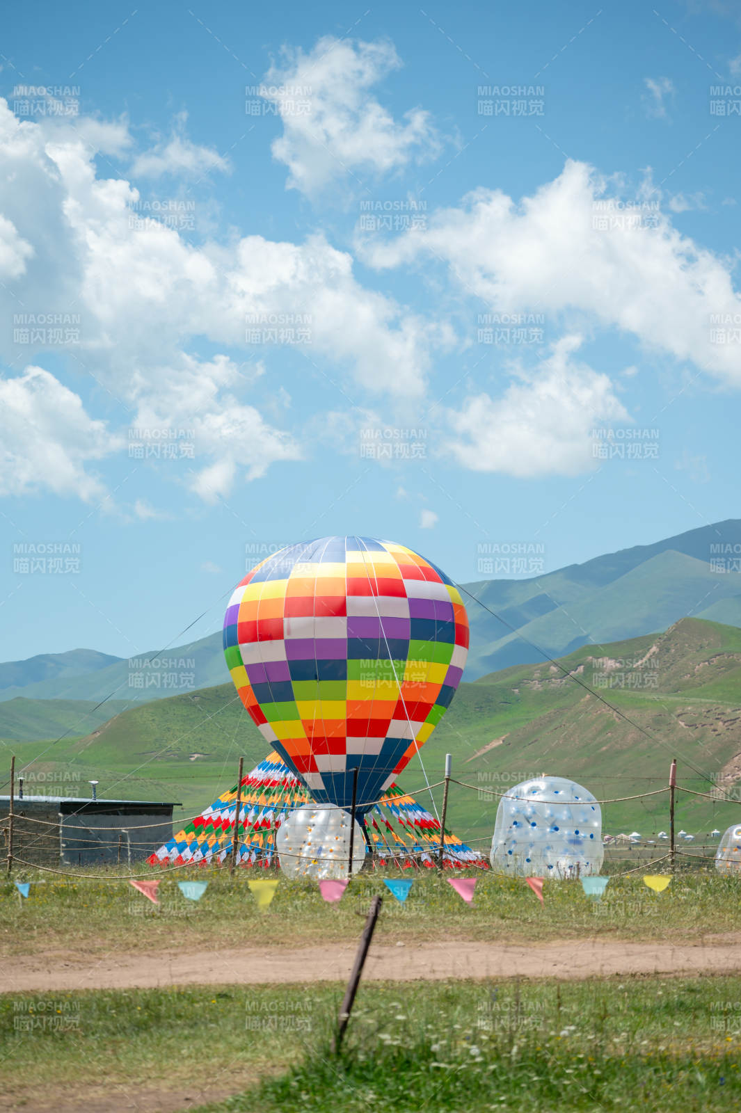 热气球升空图片