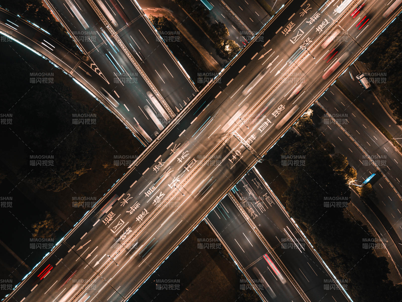 夜色下的友新城市立交桥图片