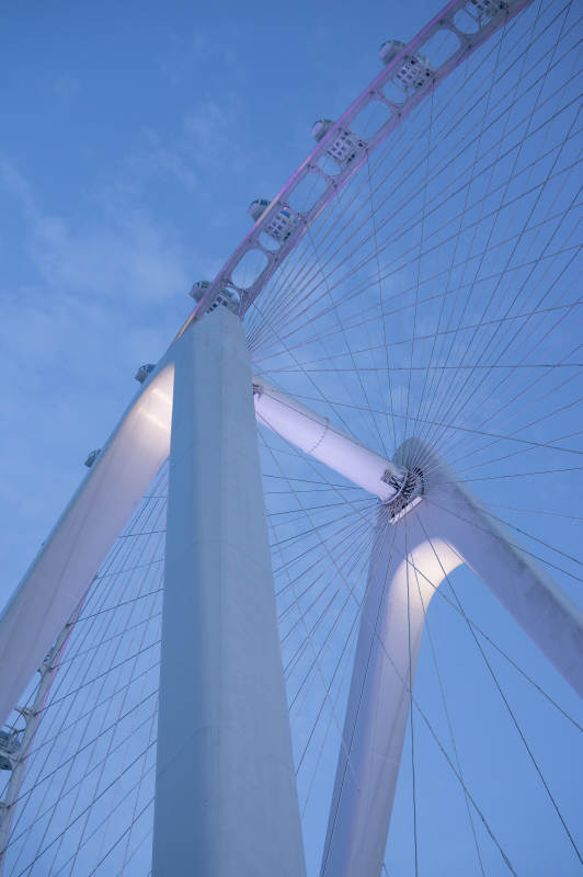 摩天轮仰视图图片