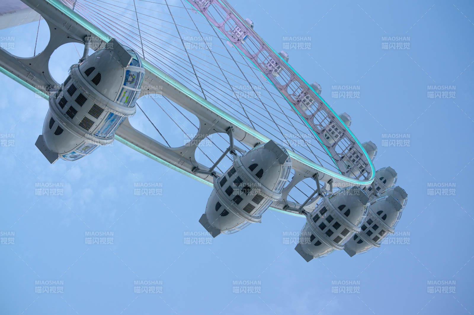 摩天轮仰拍图片