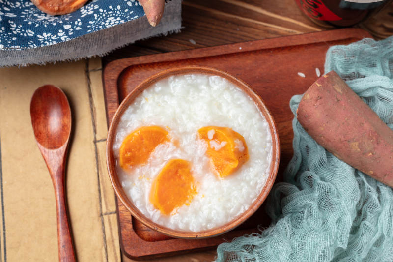 大雪红薯粥图片