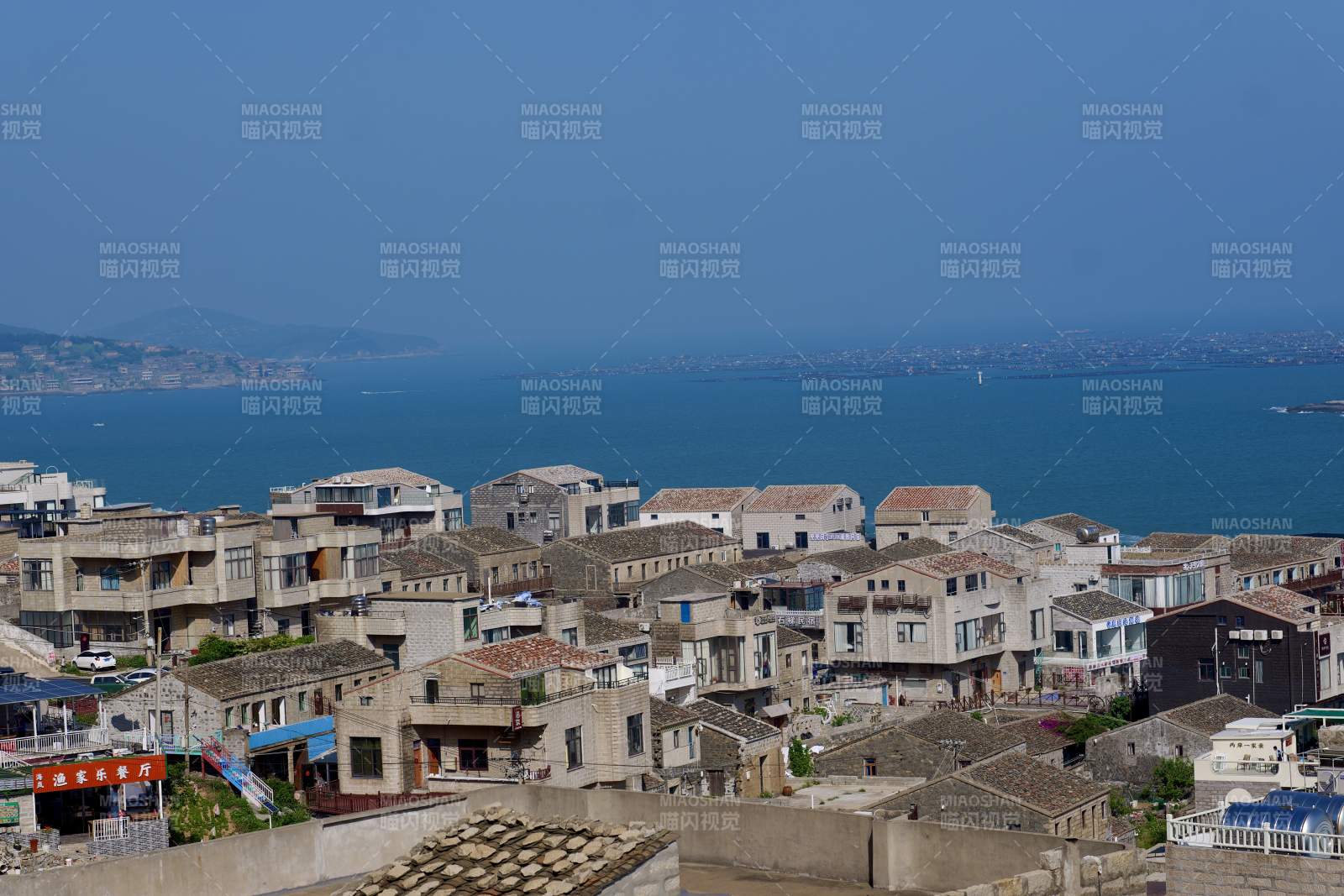 海滨小镇风光（蓝眼泪）图片