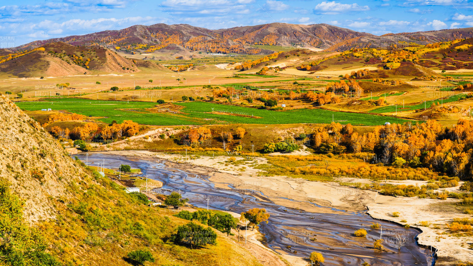 乌兰布统秋日河谷风光图片