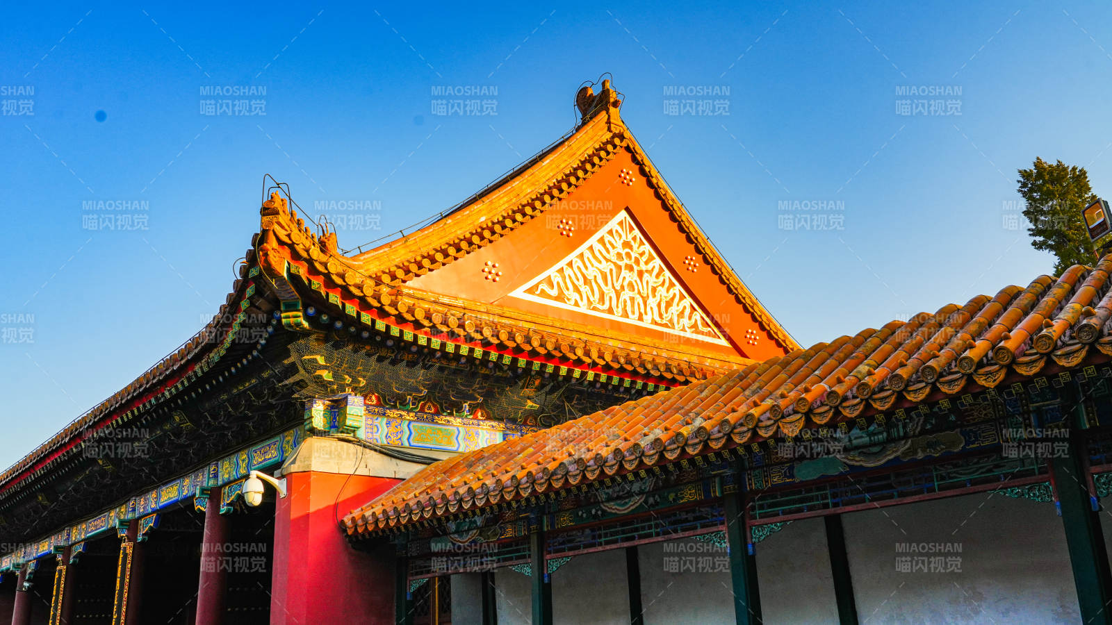 颐和园古建筑飞檐翘角图片