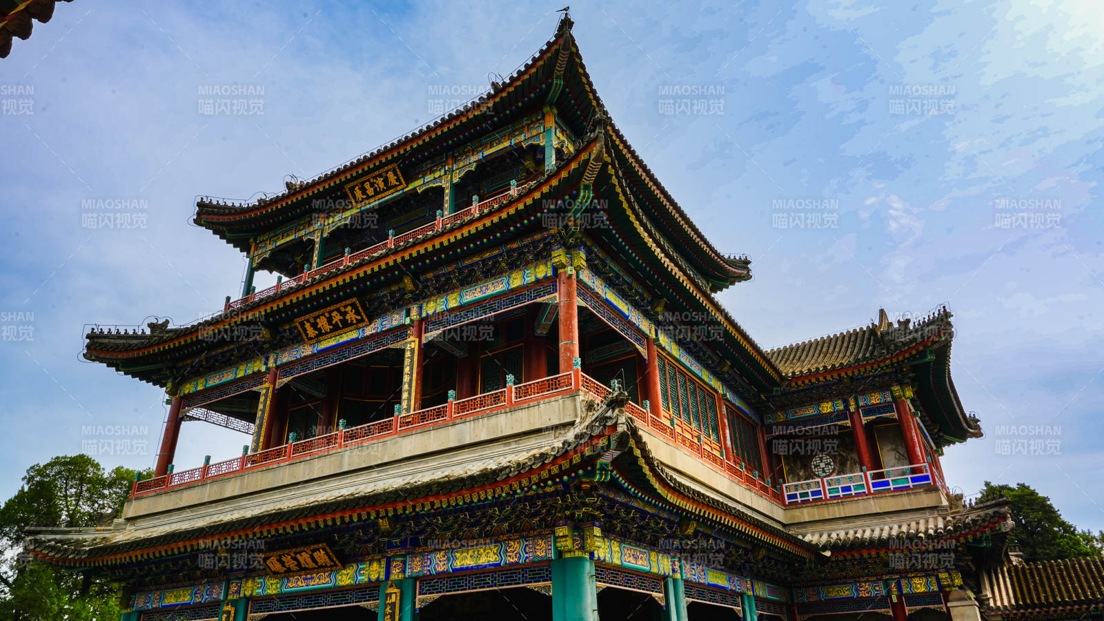 颐和园景明楼古塔巍峨映蓝天图片