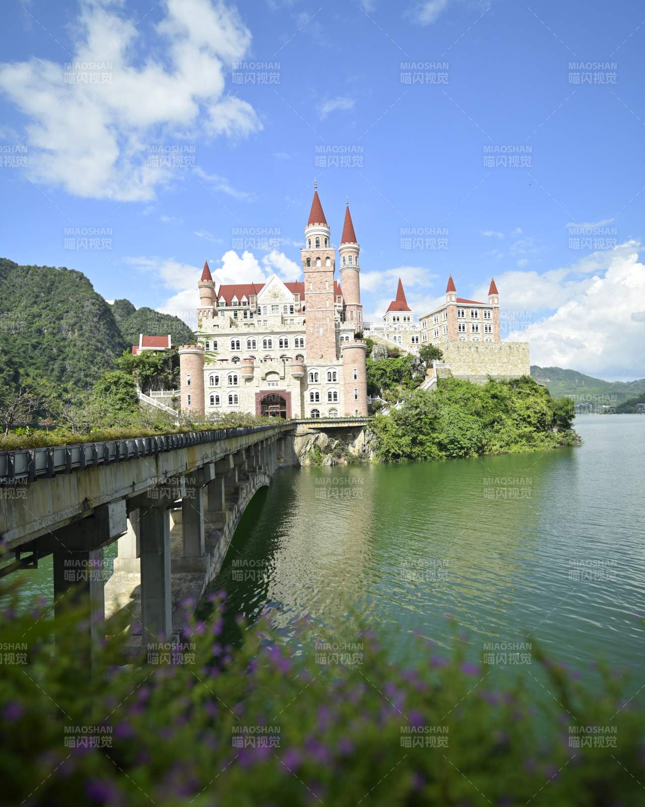 湖心城堡风光图片