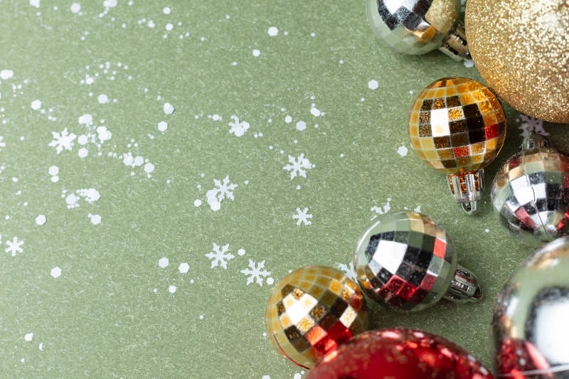 圣诞装饰球特写图片