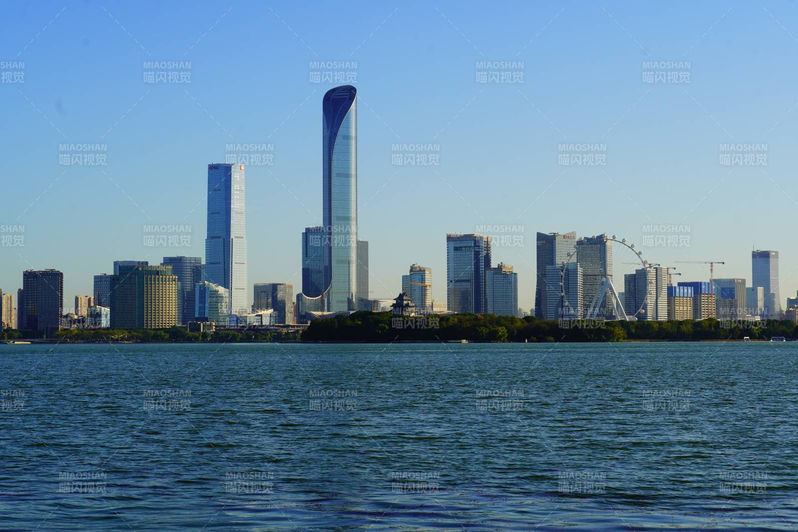 城市天际线水景位于苏州市金鸡湖图片