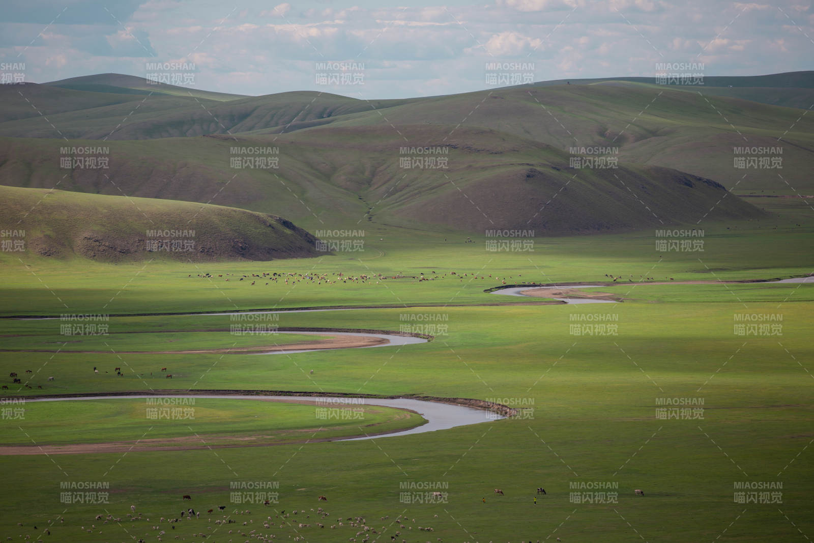 呼伦贝尔草原曲水图片