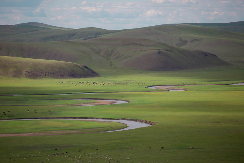 呼伦贝尔草原曲水图片