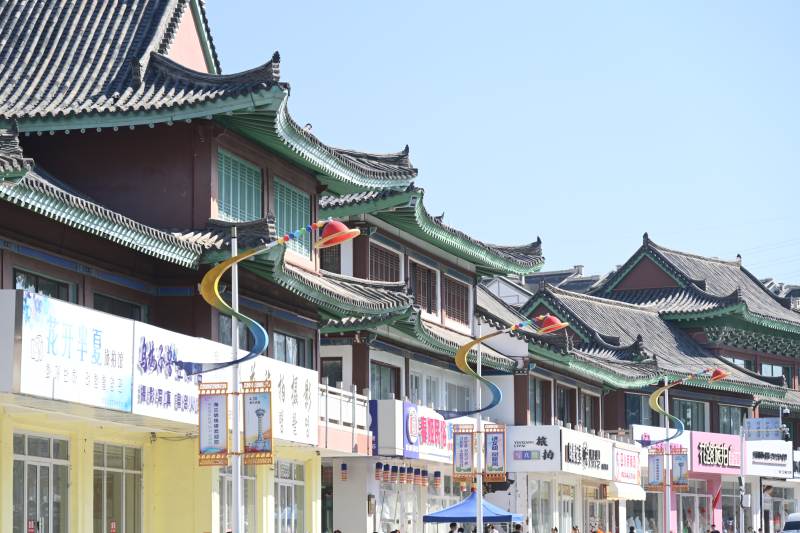 延边民俗园传统建筑街景图片