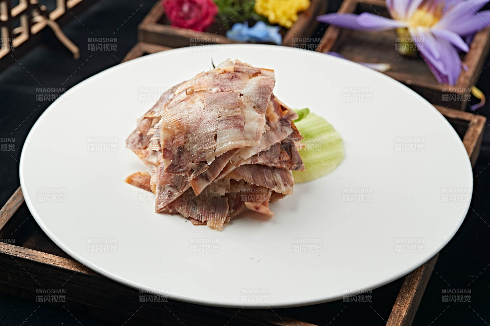 凉菜切片柴沟堡熏肉熏肘花图片