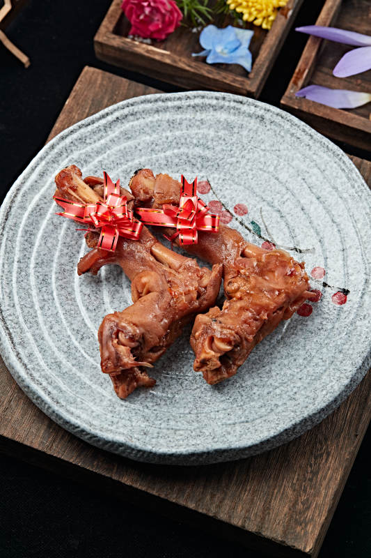 辣味卤羊蹄图片