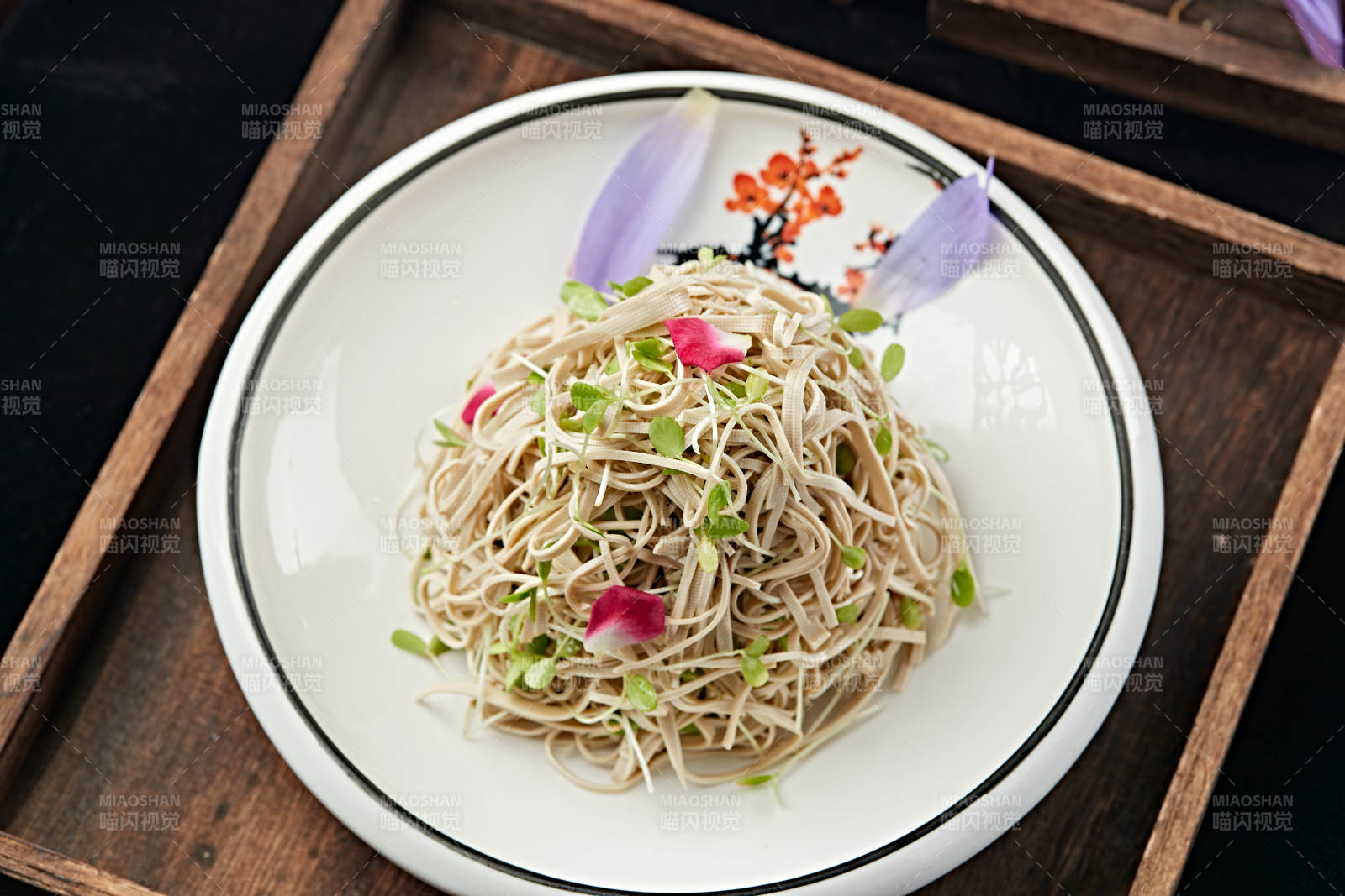 香椿苗拌干豆腐丝图片