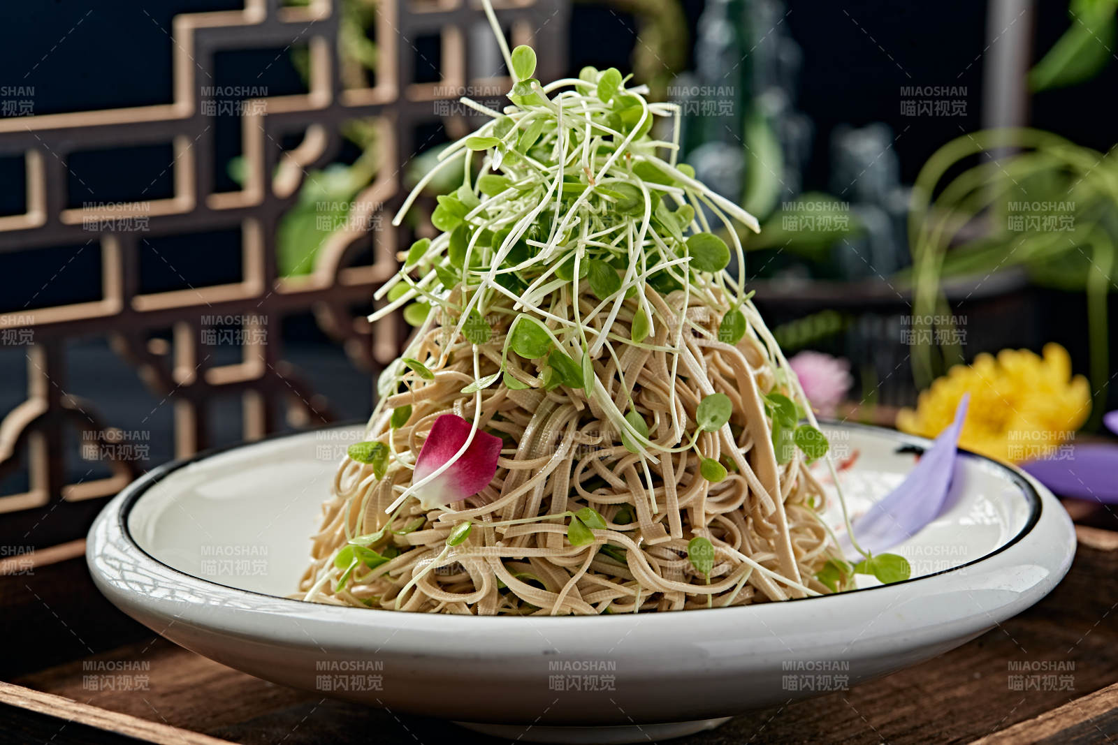 香椿苗拌干豆腐丝图片