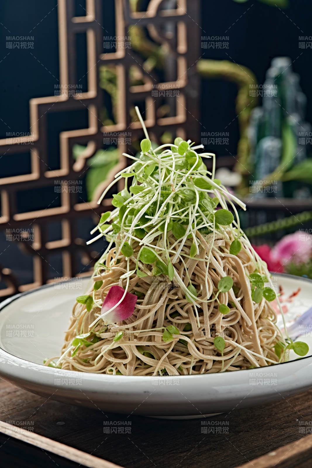 香椿苗拌干豆腐丝图片