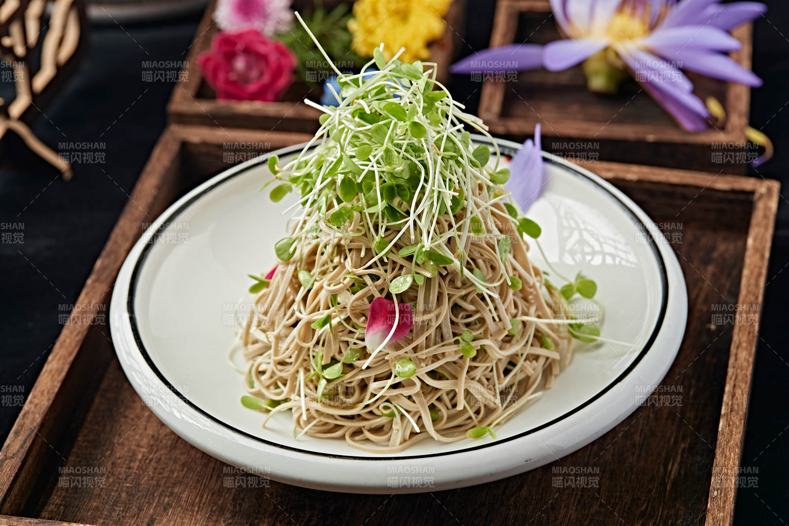 香椿苗拌干豆腐丝图片