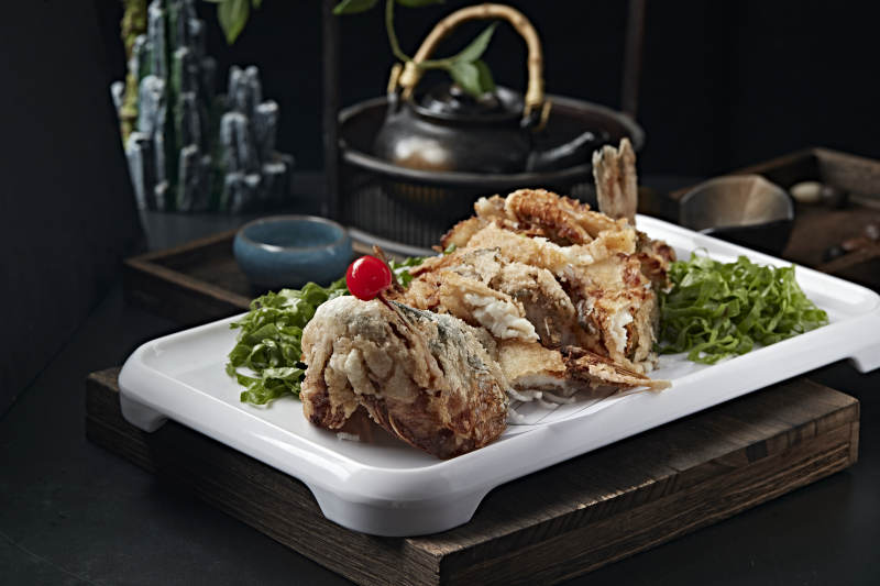 手撕干炸鲈鱼图片