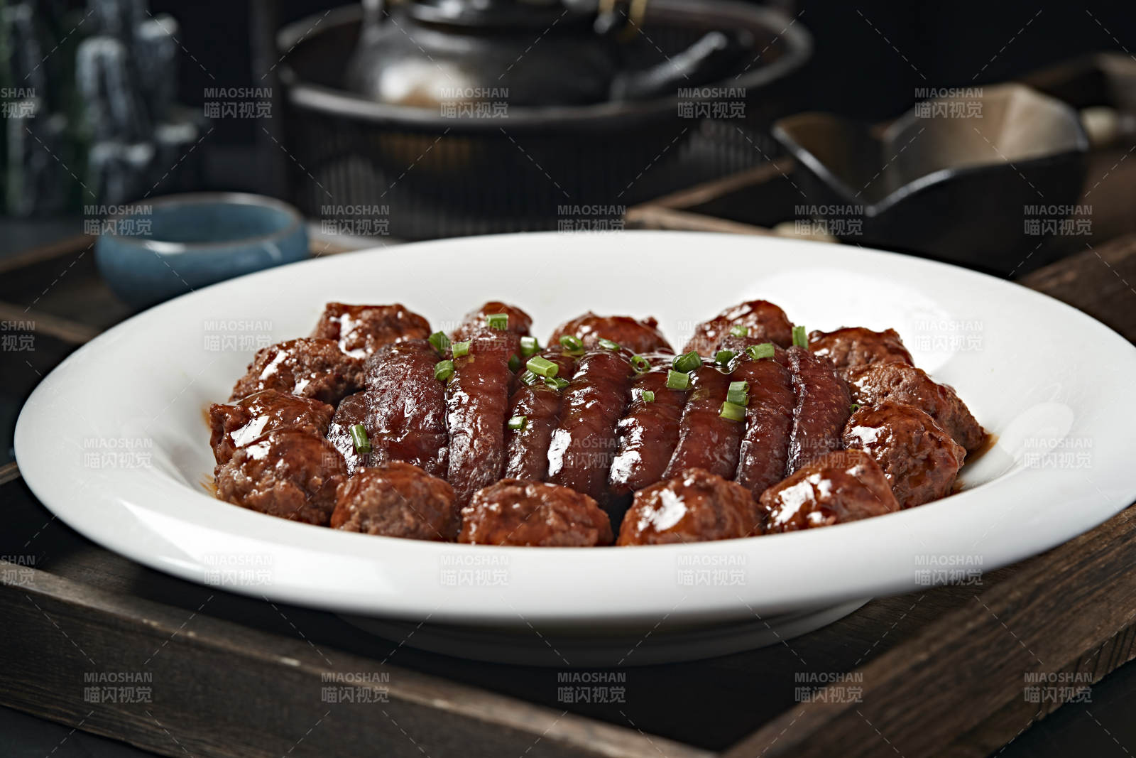 婚宴菜品红烧丸子配五花扣肉图片