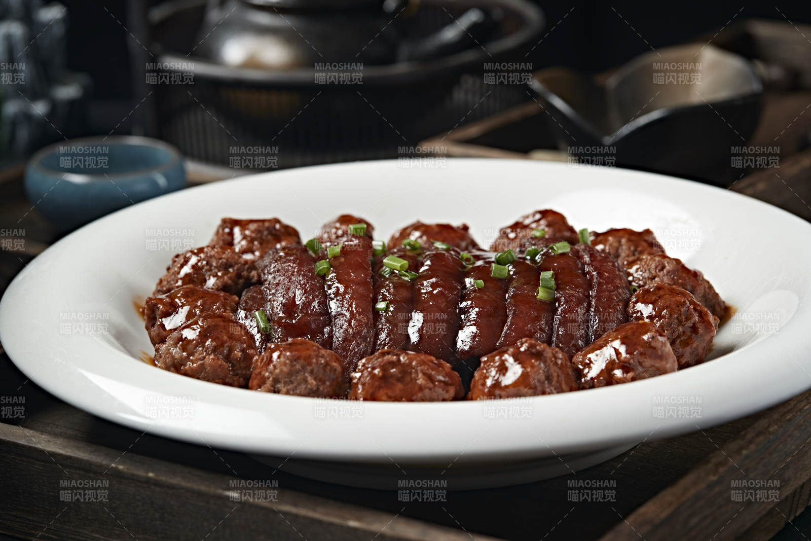 婚宴菜品红烧丸子配五花扣肉图片