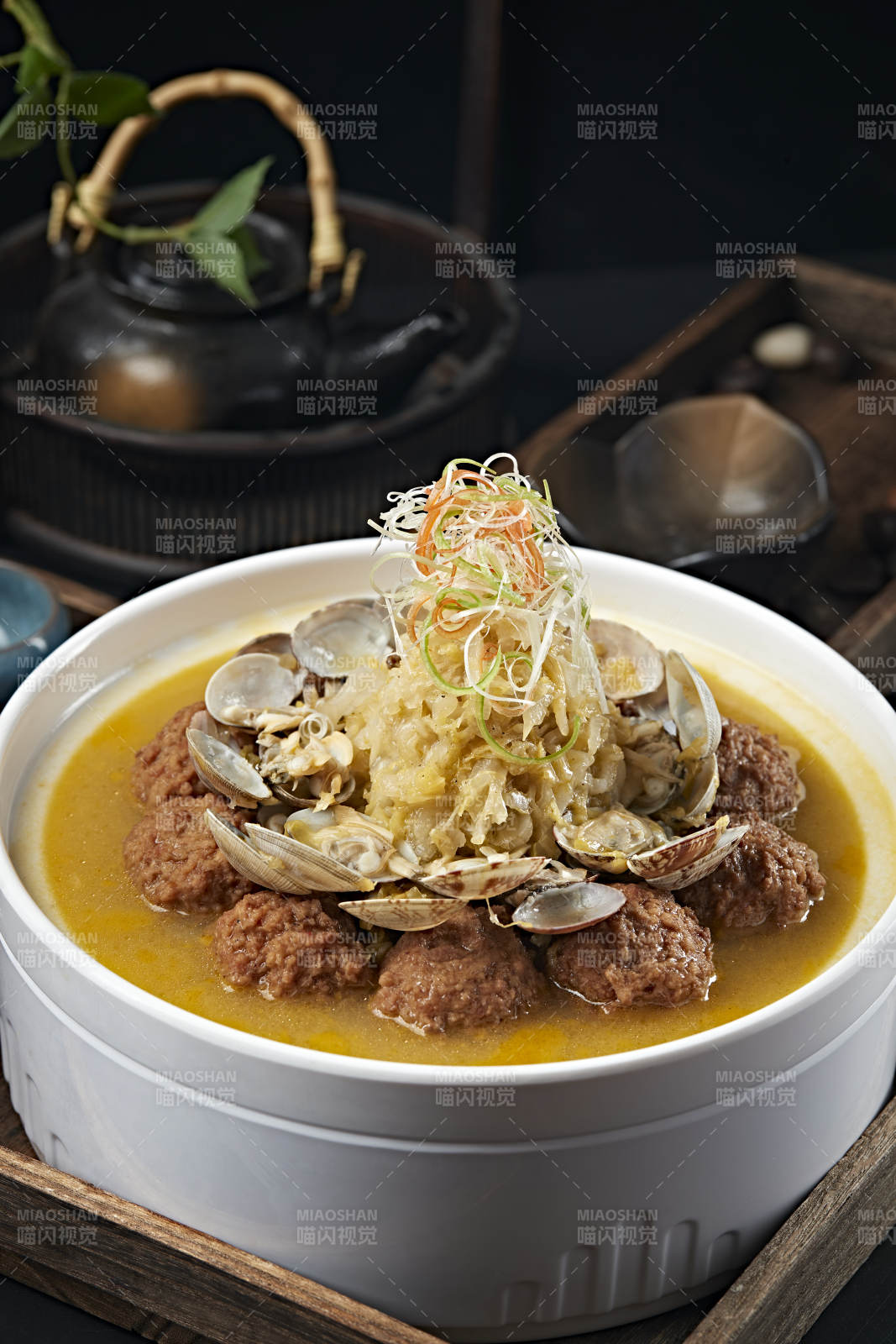 酸菜花甲炖猪肉丸子图片