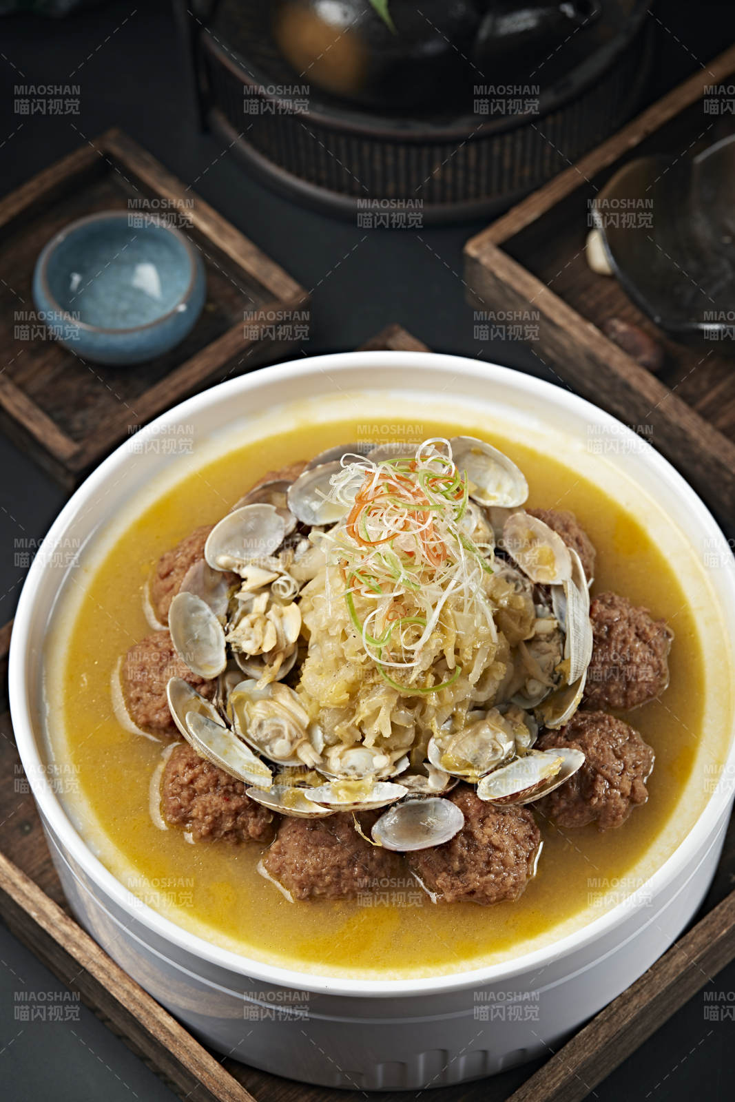 酸菜花甲炖猪肉丸子图片