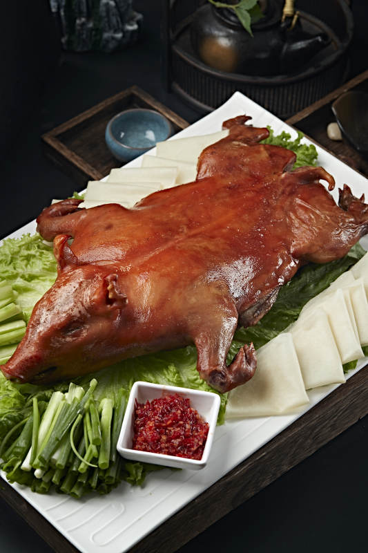 粤式金牌烤乳猪图片