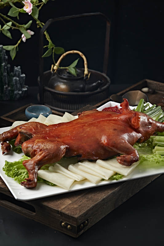 粤式金牌烤乳猪图片