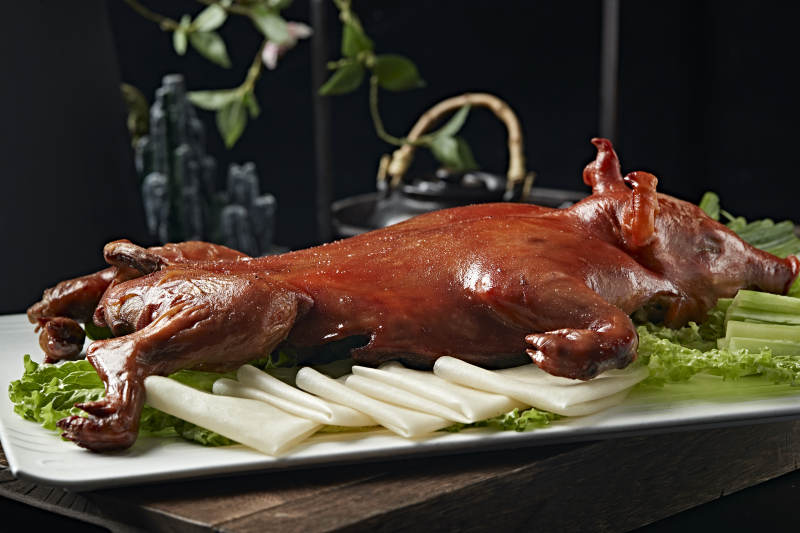 粤式金牌烤乳猪图片