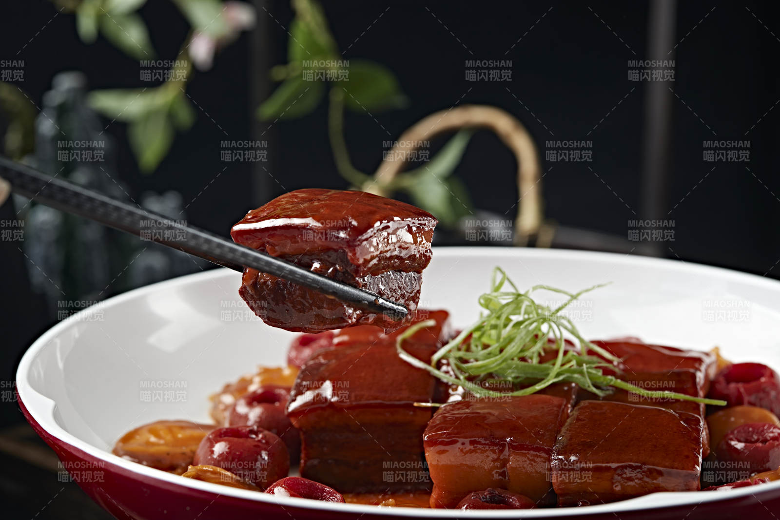 山楂鲍鱼红烧肉图片