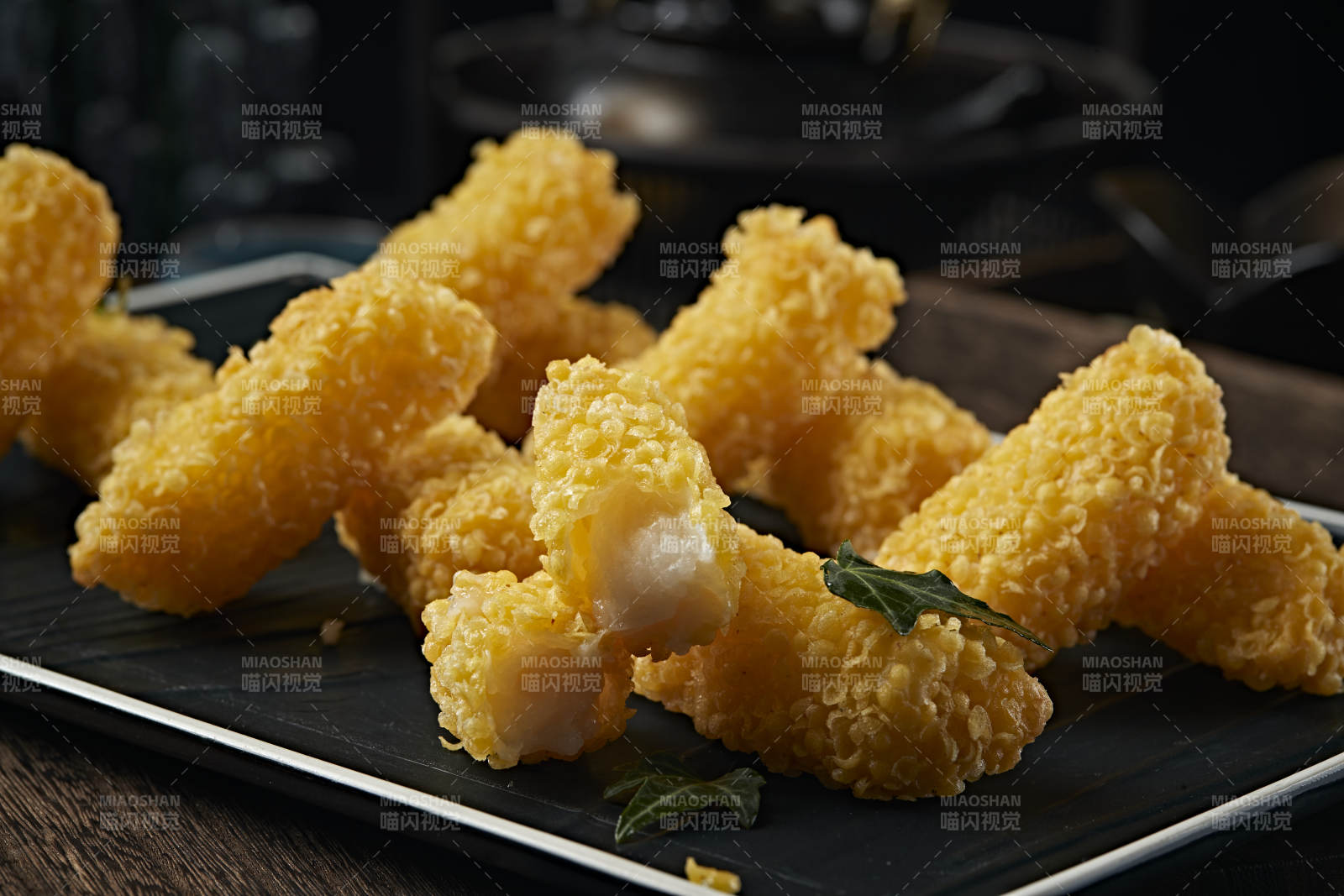 甜品小吃油炸鲜奶图片