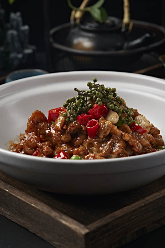 藤椒香辣蒜香酱爆牛蛙图片