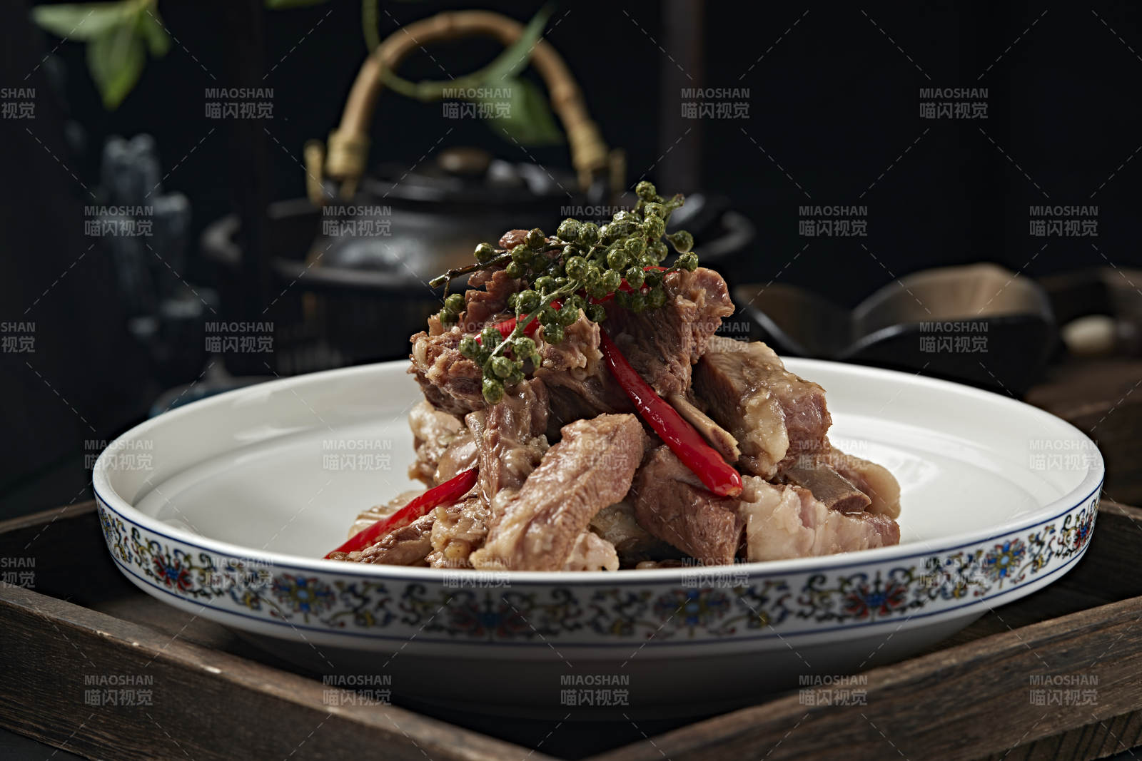 香辣藤椒炖羊排图片