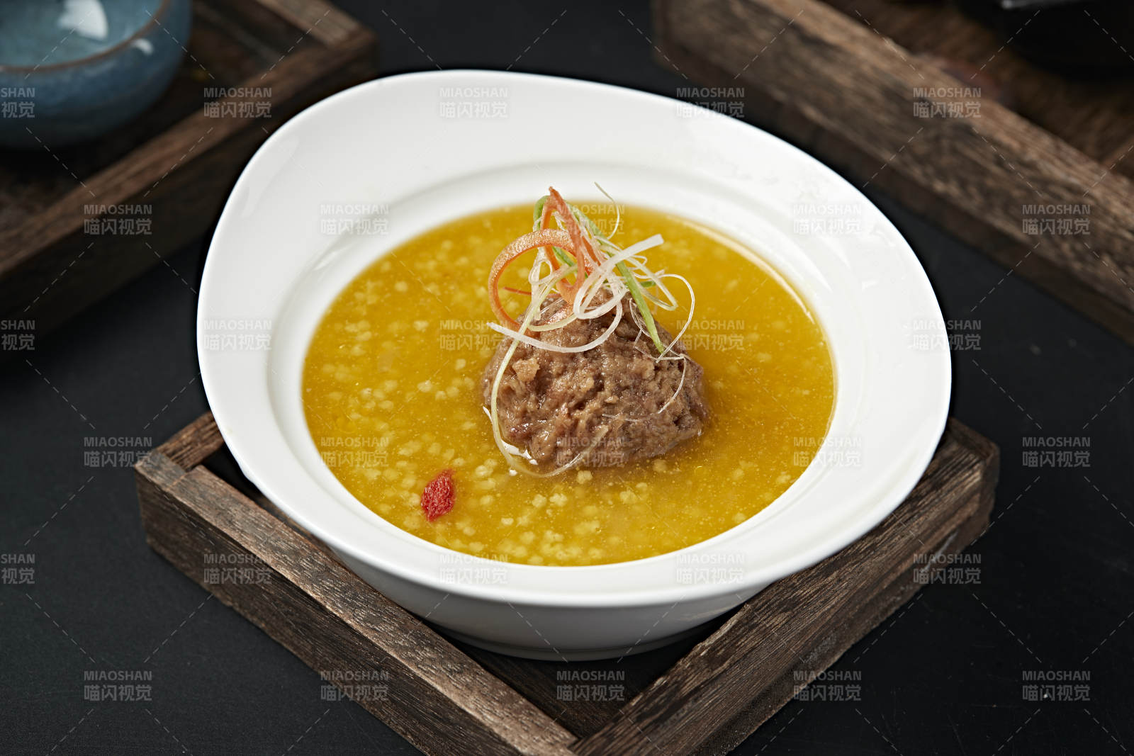 南瓜金米粥炖葵花大斩肉狮子头肉丸子图片