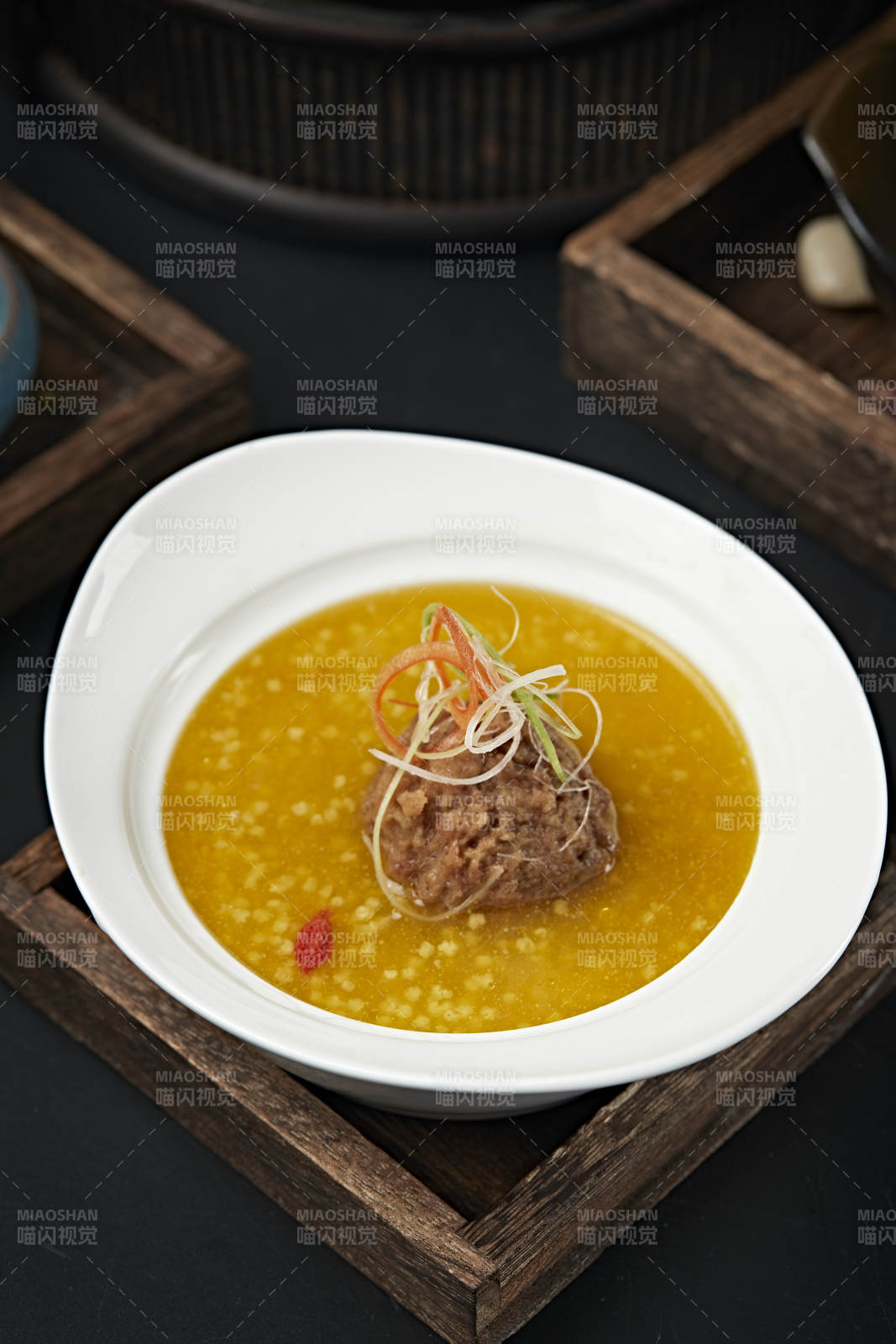 南瓜金米粥炖葵花大斩肉狮子头肉丸子图片